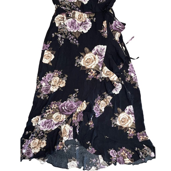 Floral Wrap Dress - Picture 4 of 5